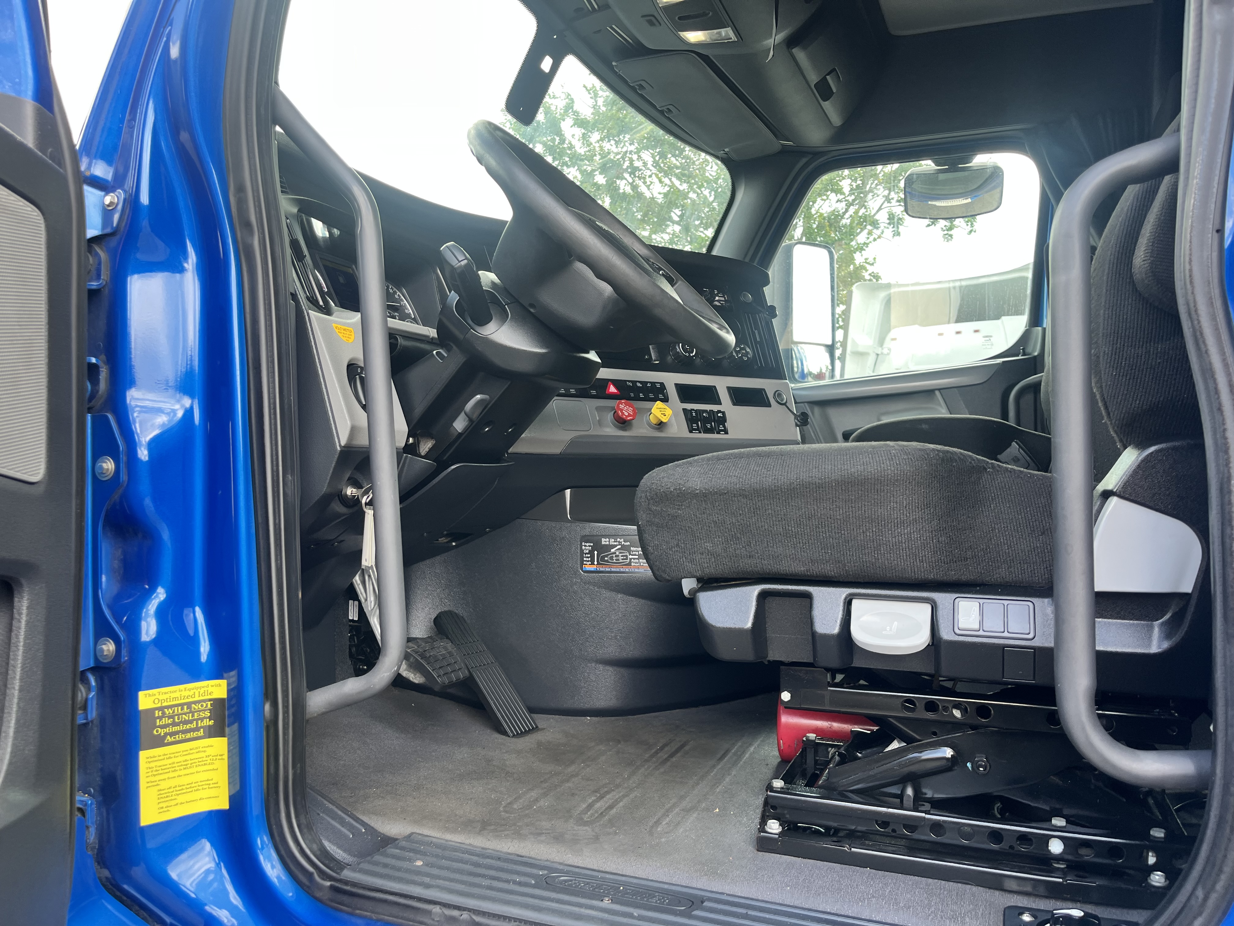 2020 FREIGHTLINER CASCADIA 126SLP - image 14