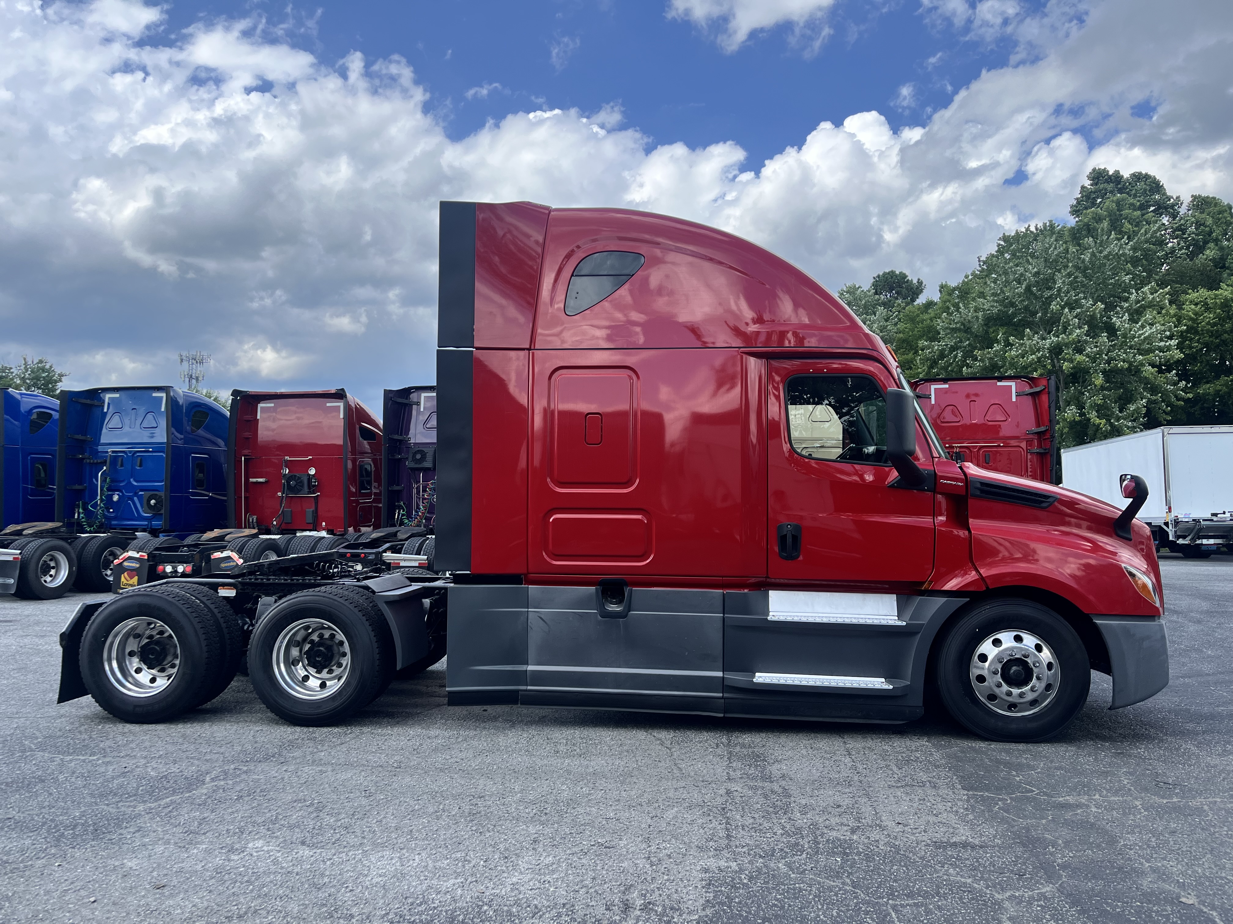 2020 FREIGHTLINER CASCADIA 126SLP - image 6