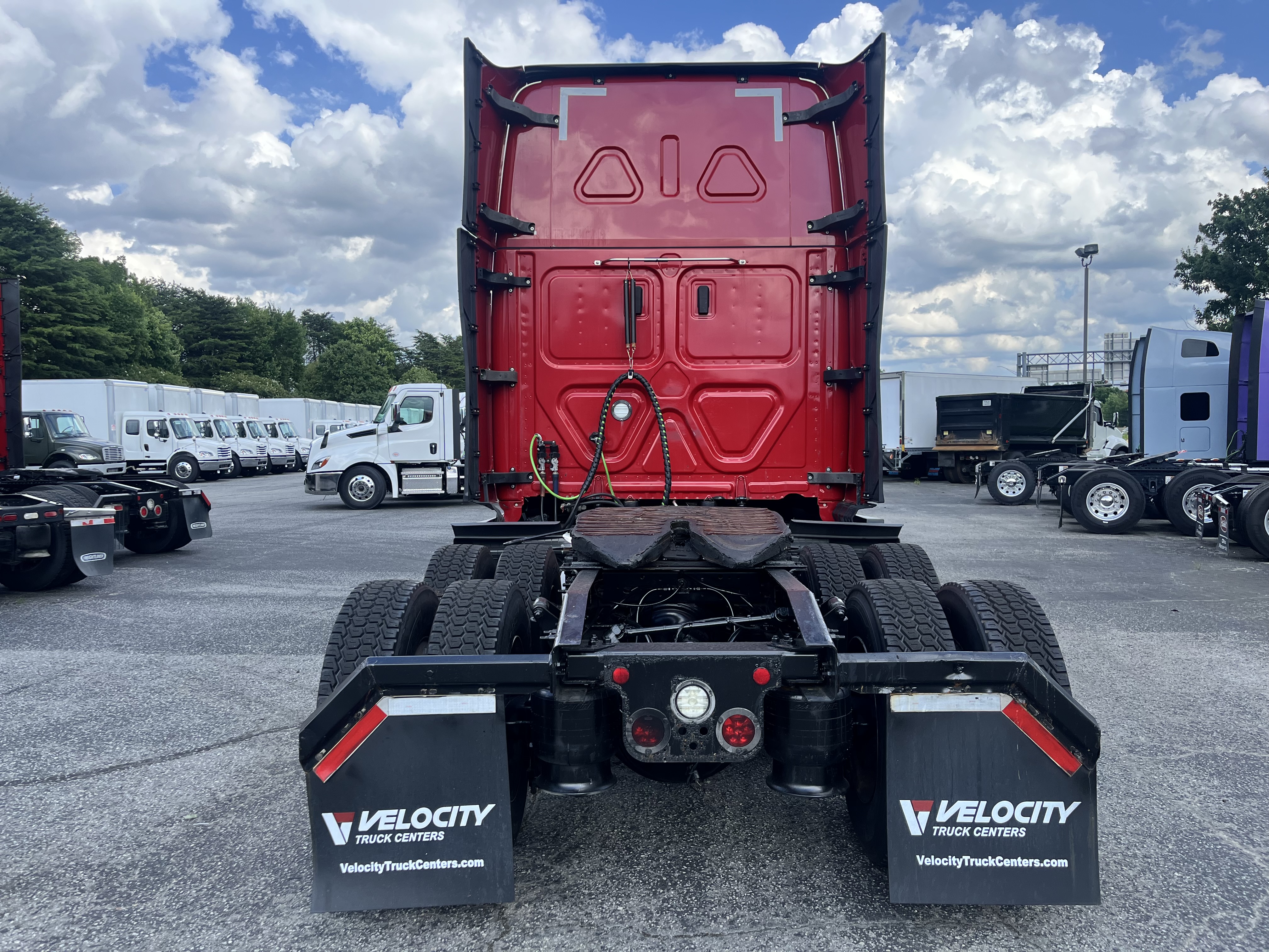2020 FREIGHTLINER CASCADIA 126SLP - image 4