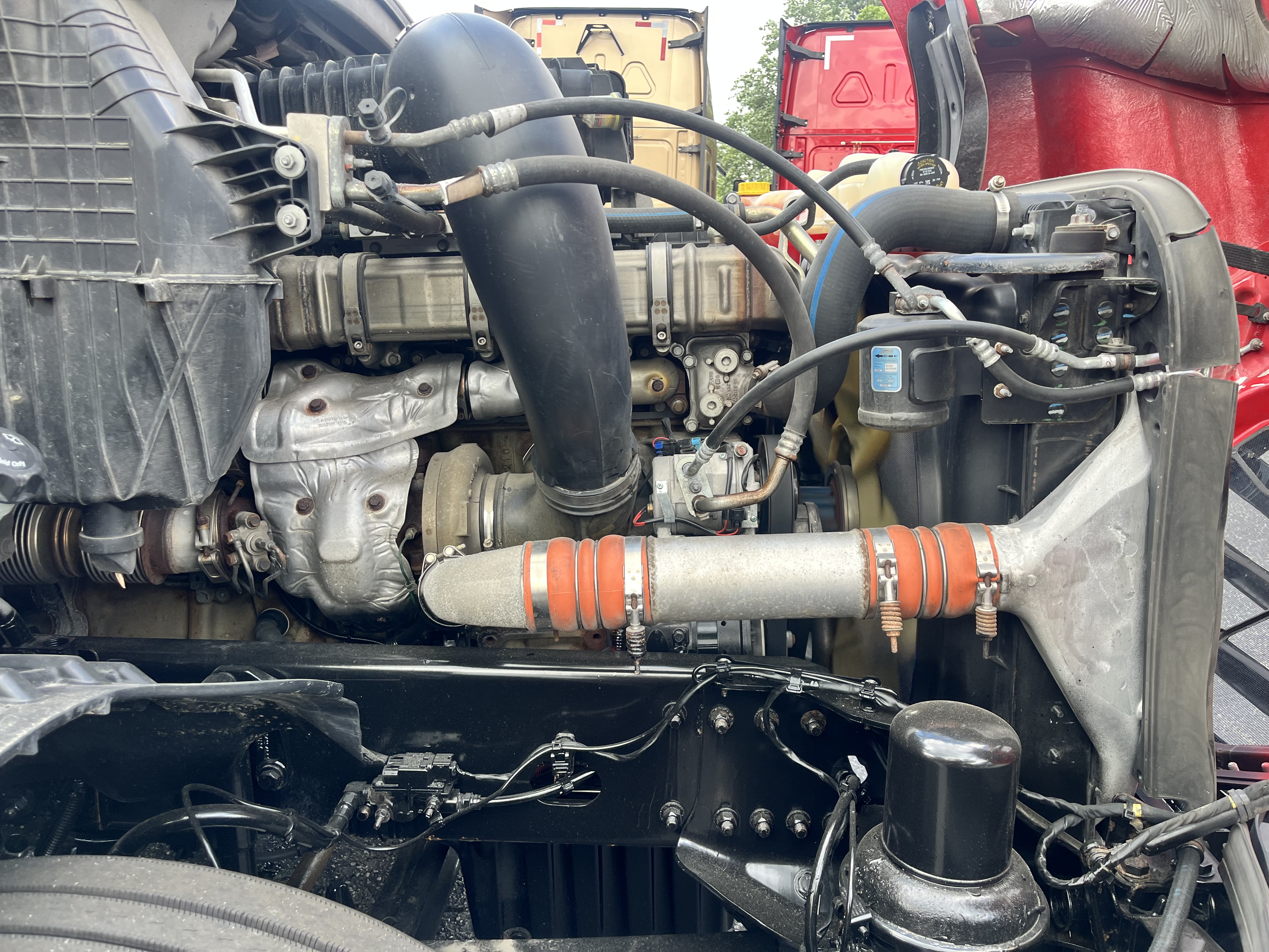 2020 FREIGHTLINER CASCADIA 126SLP - image 9