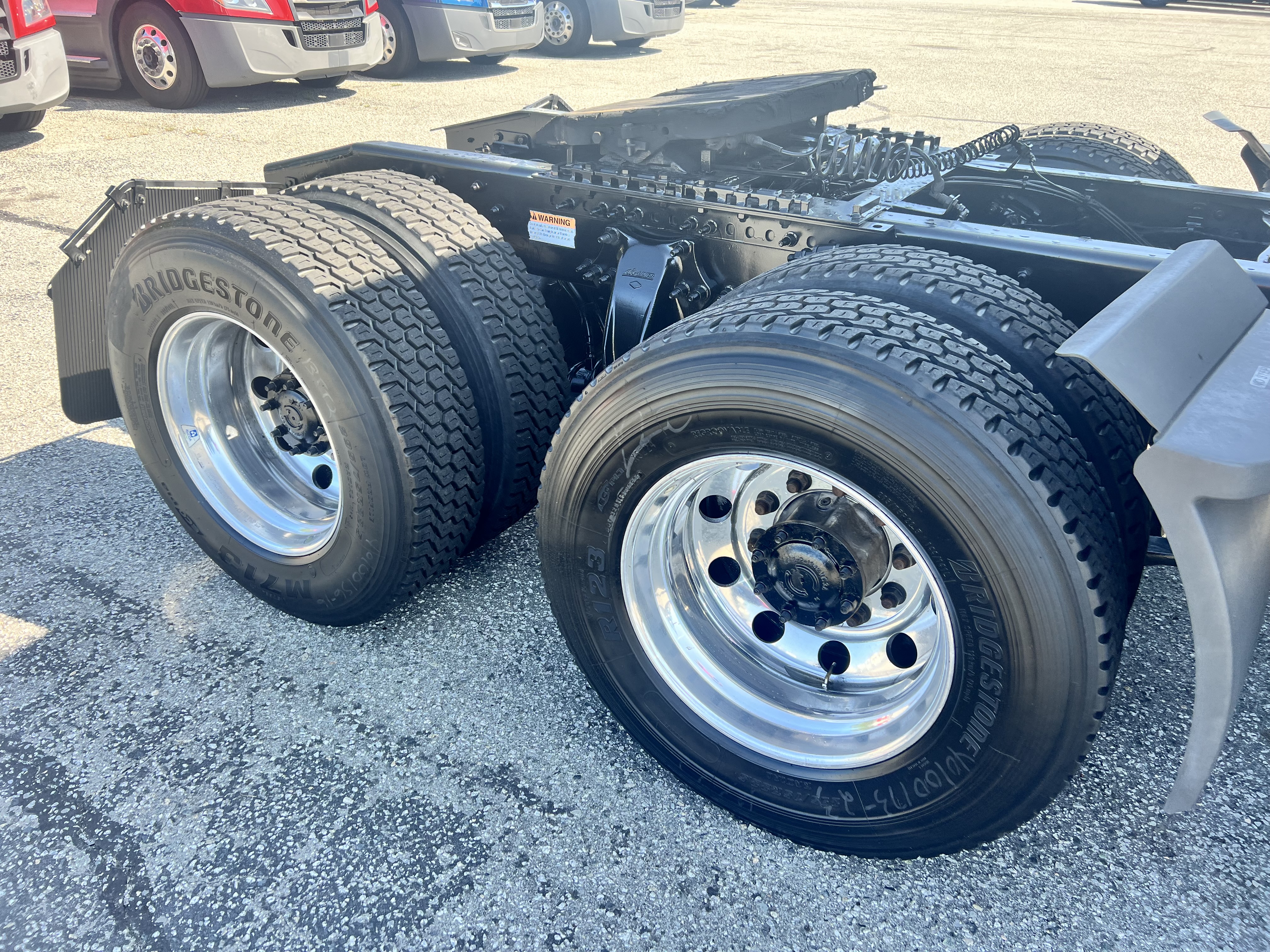 2021 FREIGHTLINER CASCADIA 126SLP - image 4