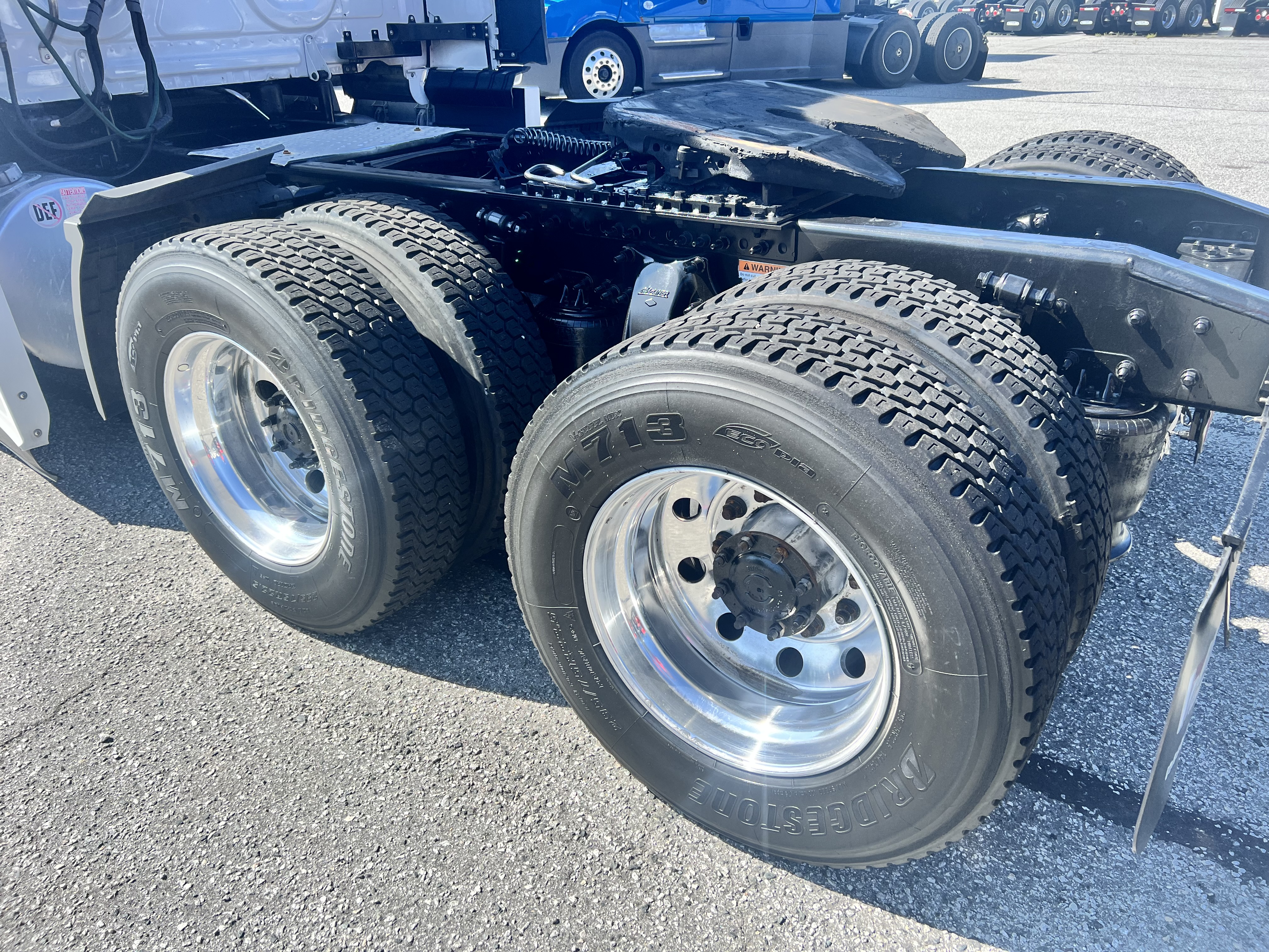 2021 FREIGHTLINER CASCADIA 126SLP - image 2