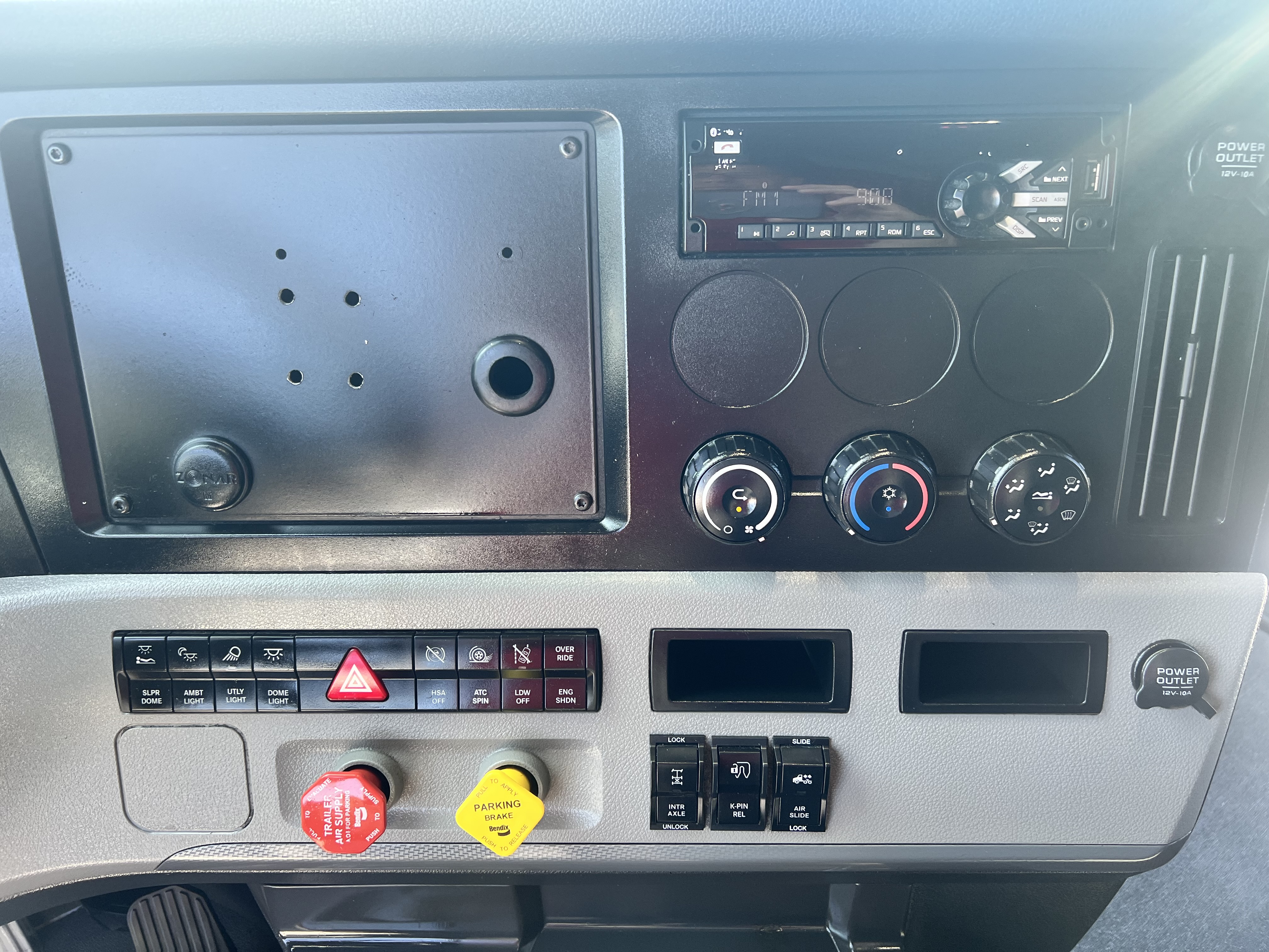 2021 FREIGHTLINER CASCADIA 126SLP - image 15