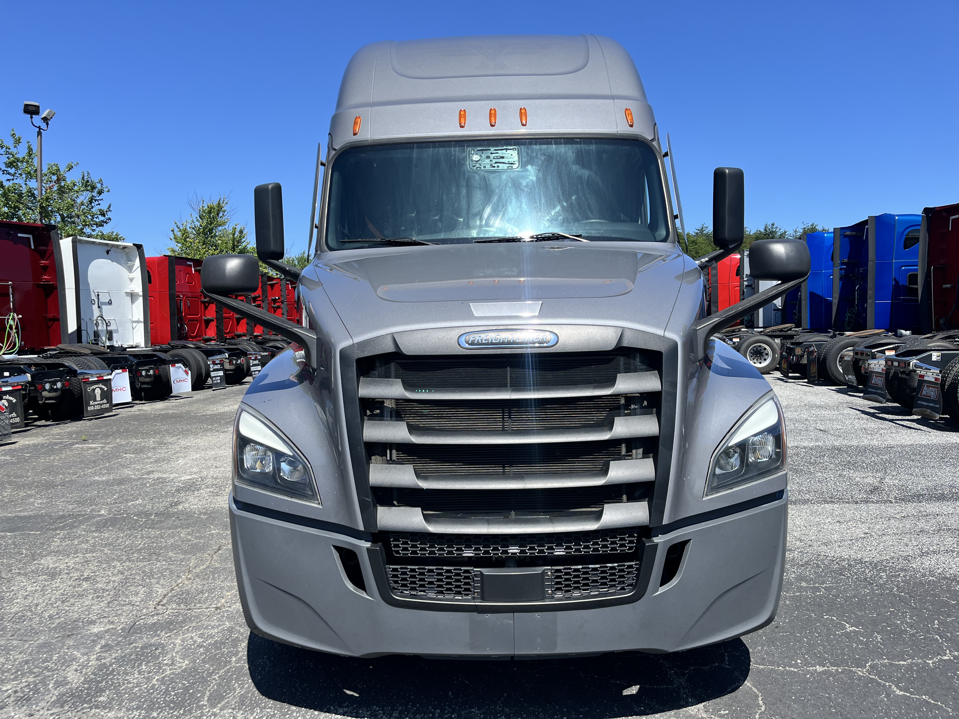 2021 FREIGHTLINER CASCADIA 126SLP - image 8