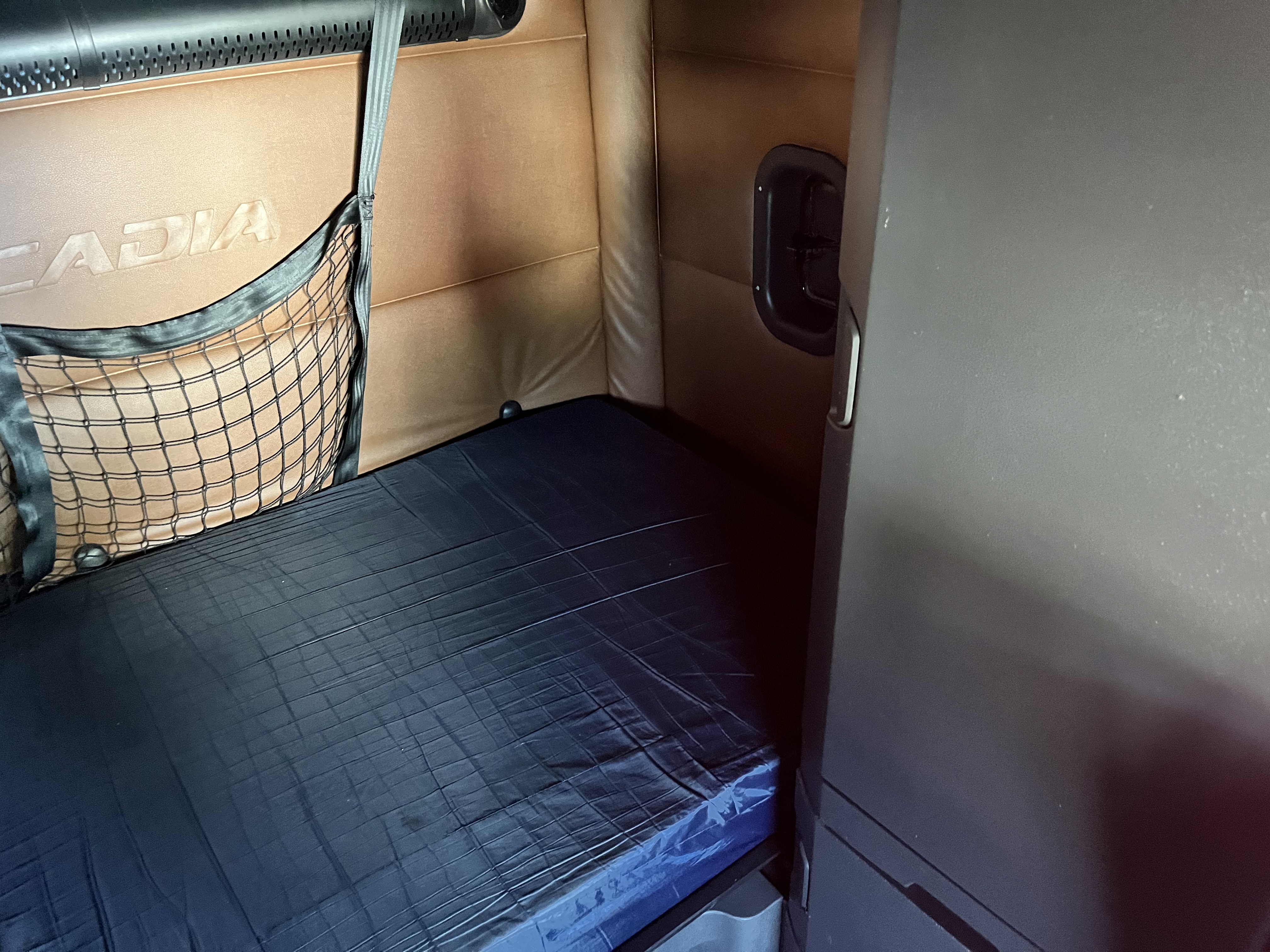 2021 FREIGHTLINER CASCADIA 126SLP - image 18