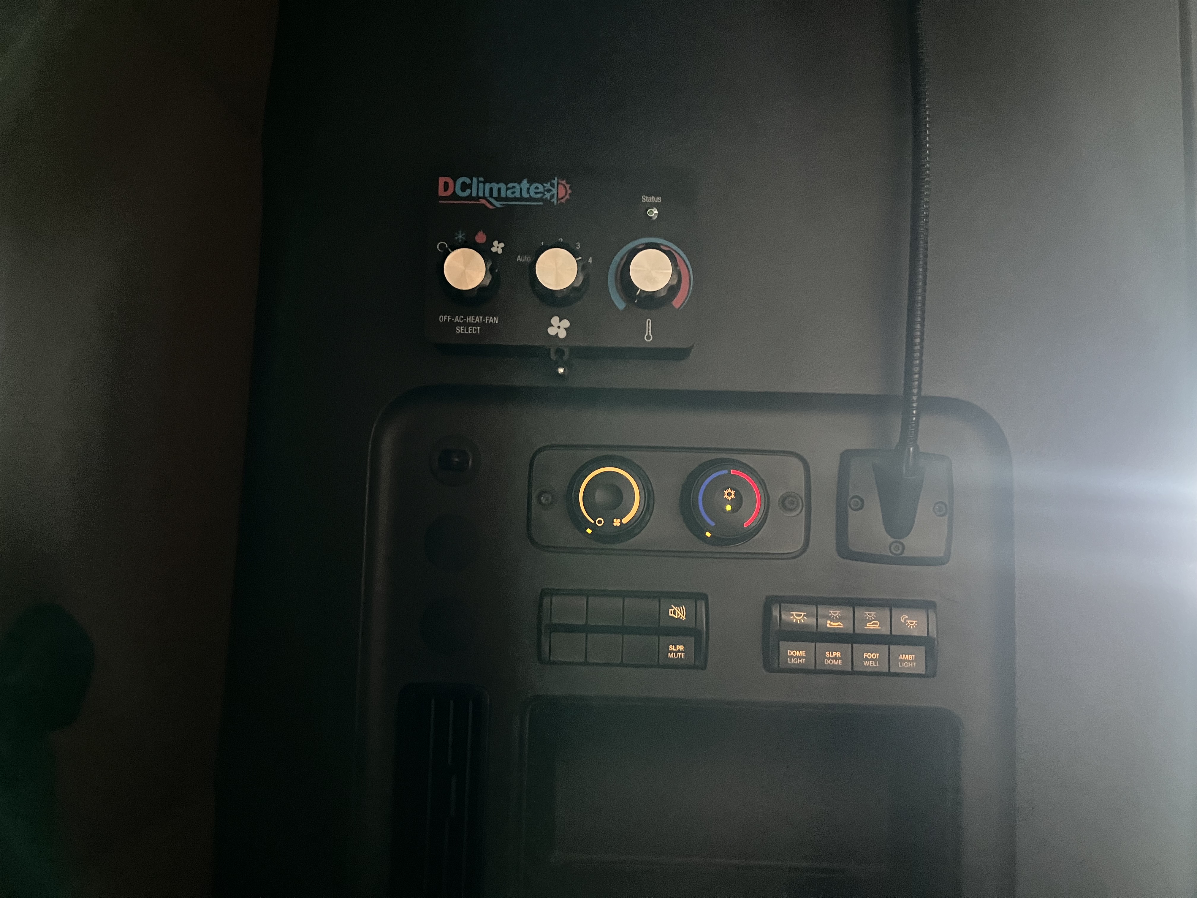 2021 FREIGHTLINER CASCADIA 126SLP - image 19