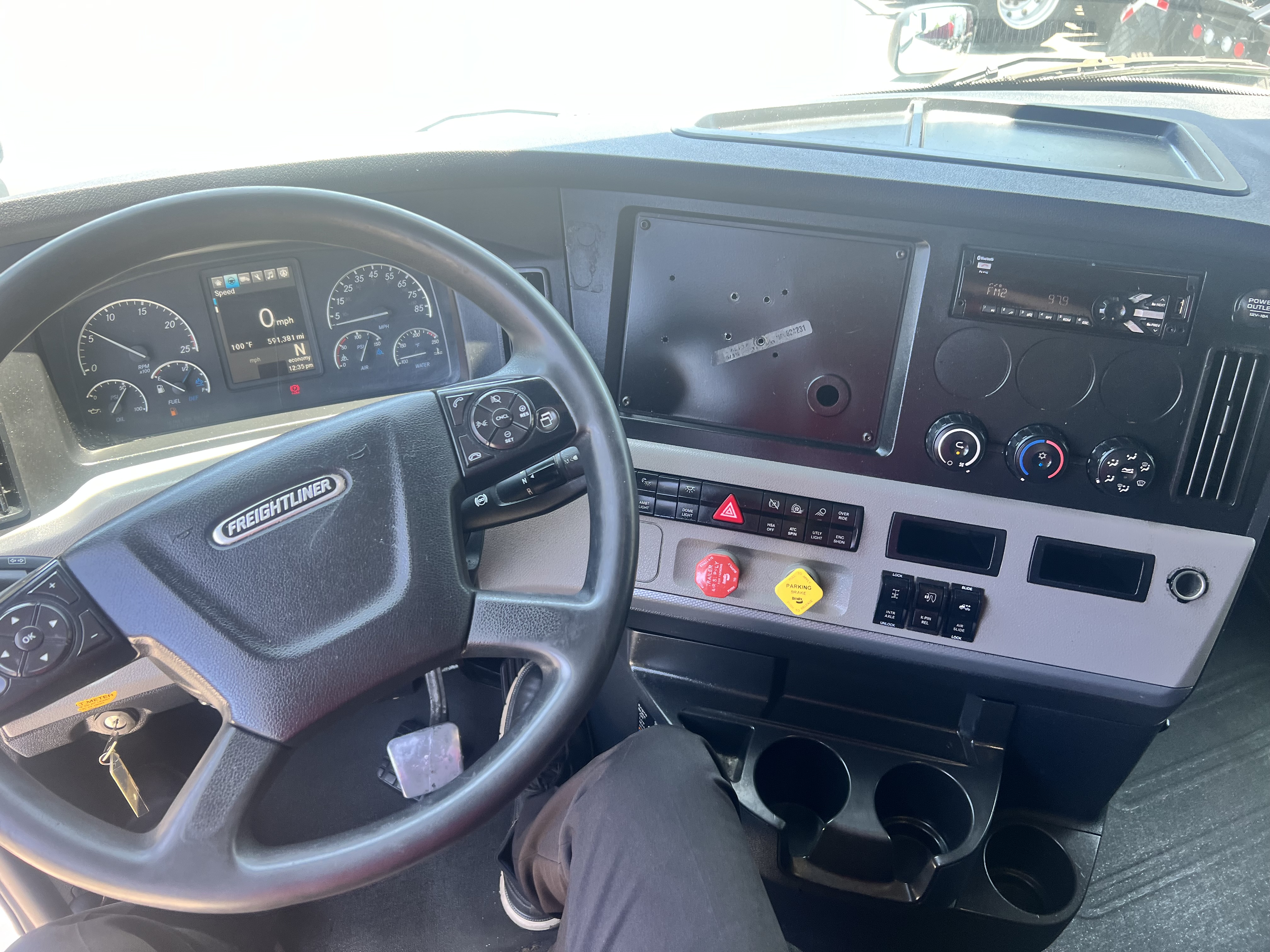 2020 FREIGHTLINER CASCADIA 126SLP - image 14