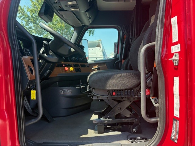 2020 FREIGHTLINER CASCADIA 126SLP - image 14