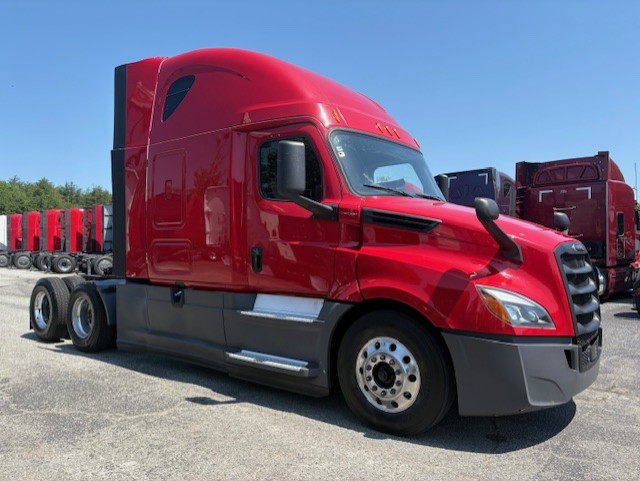 2020 FREIGHTLINER CASCADIA 126SLP - image 7