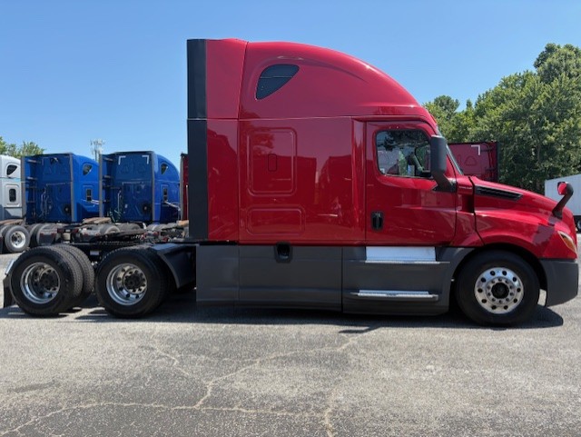 2020 FREIGHTLINER CASCADIA 126SLP - image 6