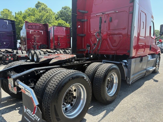 2020 FREIGHTLINER CASCADIA 126SLP - image 5