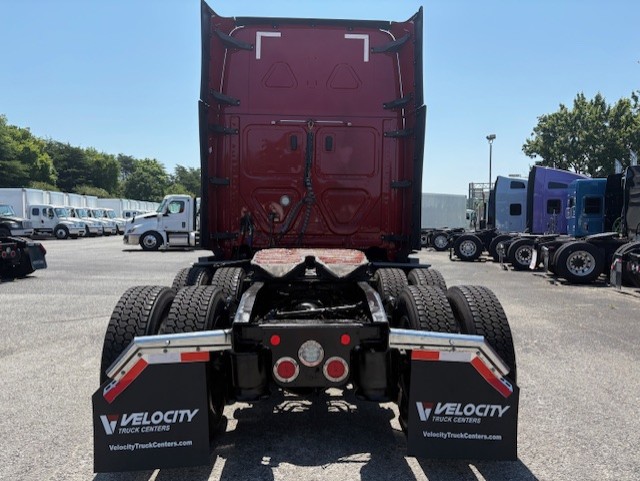 2020 FREIGHTLINER CASCADIA 126SLP - image 4