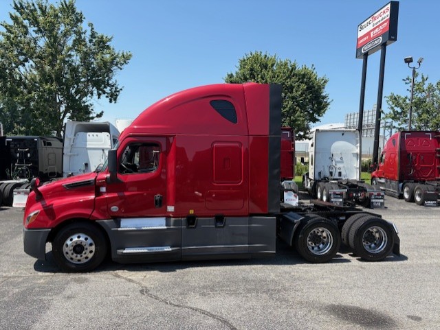 2020 FREIGHTLINER CASCADIA 126SLP - image 2