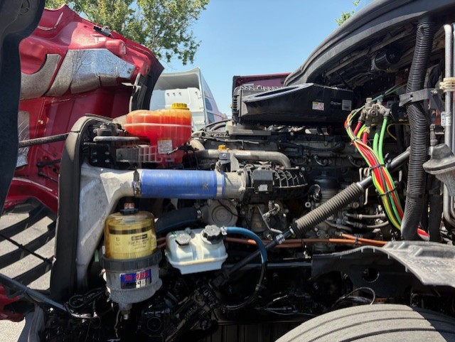 2020 FREIGHTLINER CASCADIA 126SLP - image 10