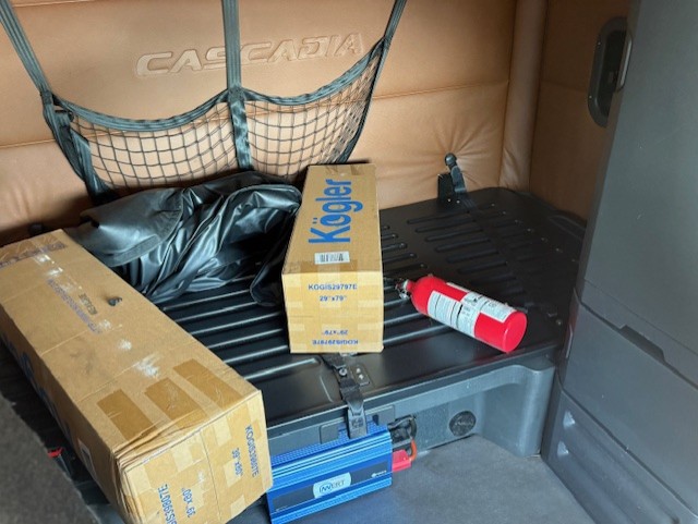 2020 FREIGHTLINER CASCADIA 126SLP - image 18