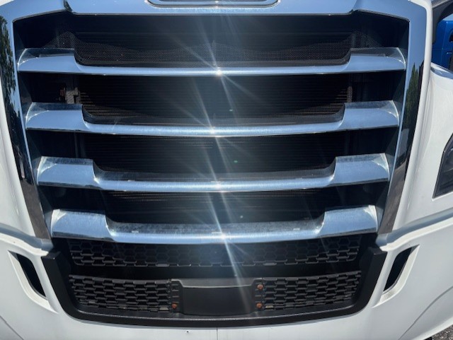 2020 FREIGHTLINER CASCADIA 126SLP - image 9