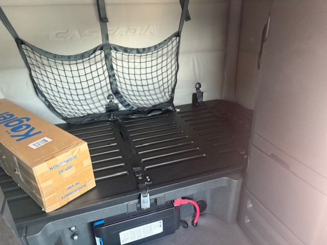 2020 FREIGHTLINER CASCADIA 126SLP - image 18