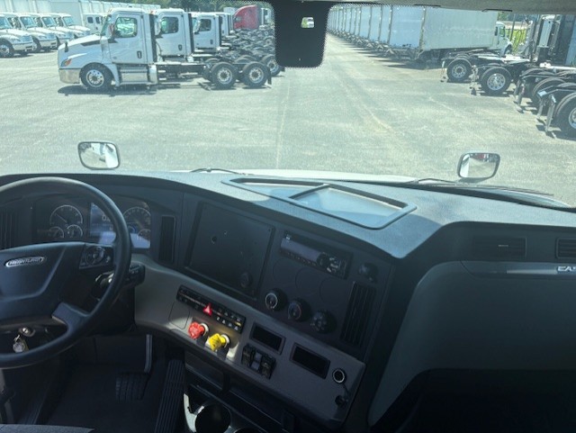 2020 FREIGHTLINER CASCADIA 126SLP - image 19