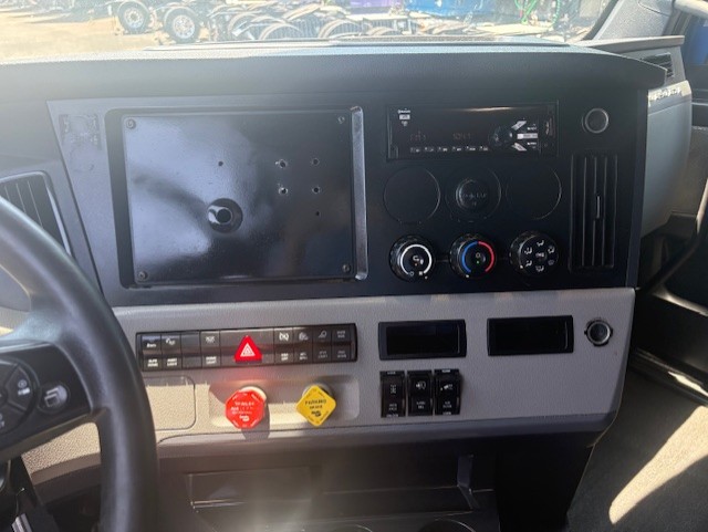 2020 FREIGHTLINER CASCADIA 126SLP - image 16