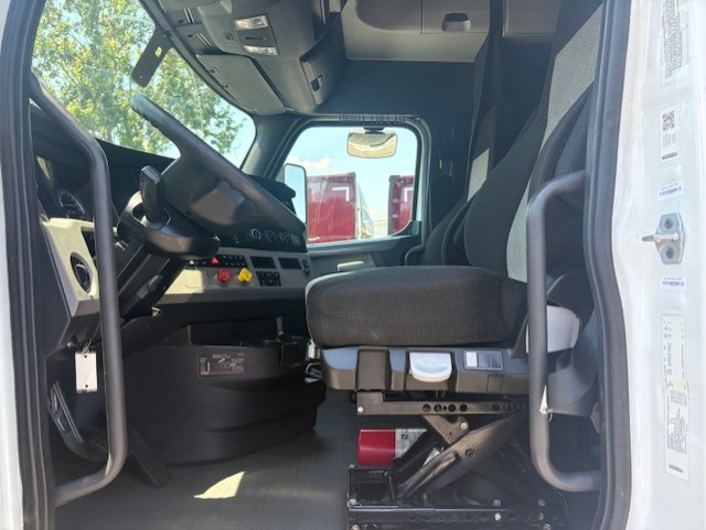 2020 FREIGHTLINER CASCADIA 126SLP - image 15