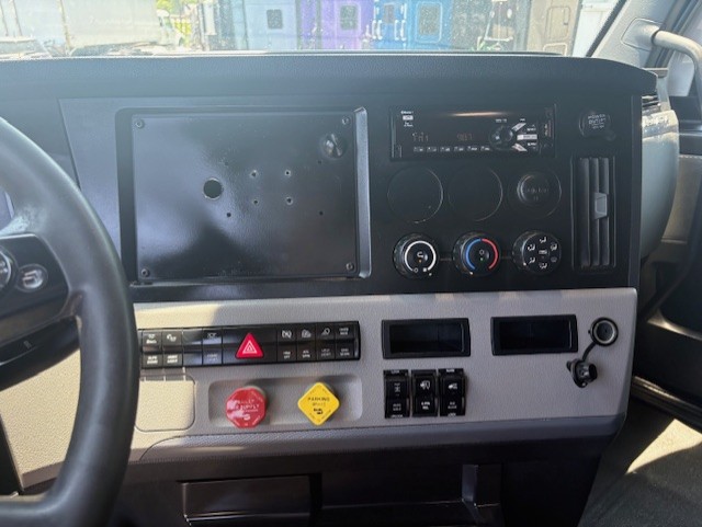 2020 FREIGHTLINER CASCADIA 126SLP - image 17