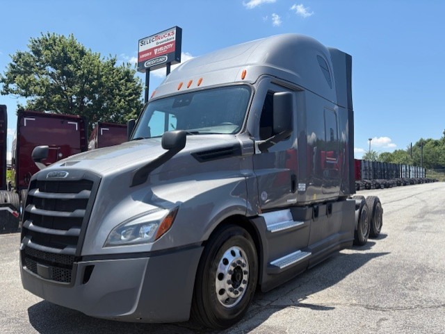 2021 FREIGHTLINER CASCADIA 126SLP - image 1