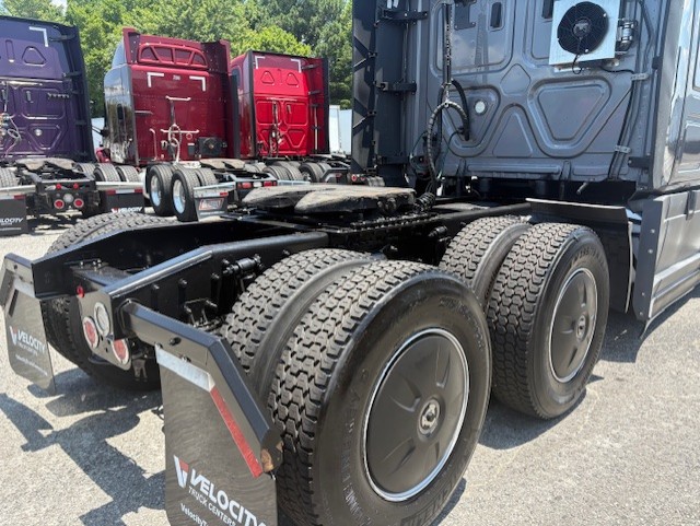 2021 FREIGHTLINER CASCADIA 126SLP - image 5