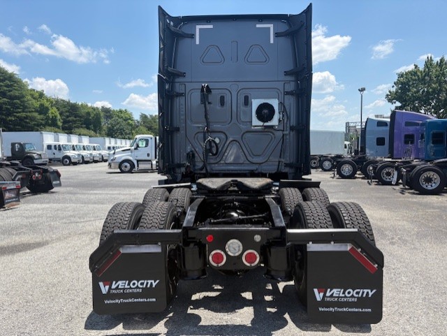 2021 FREIGHTLINER CASCADIA 126SLP - image 4