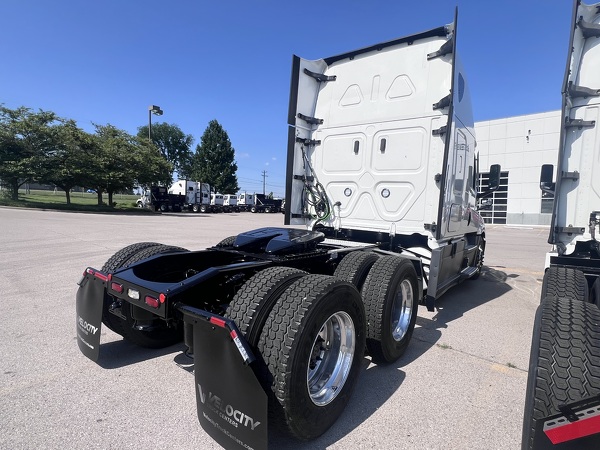 FREIGHTLINER CASCADIA 126SLP 2022