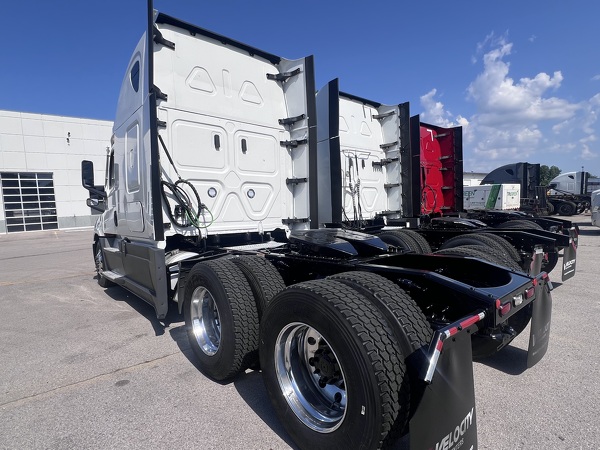 FREIGHTLINER CASCADIA 126SLP 2022