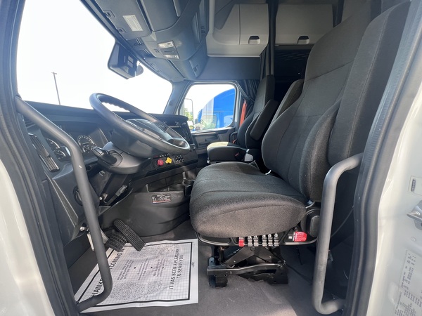 FREIGHTLINER CASCADIA 126SLP 2023