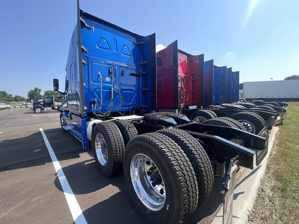FREIGHTLINER CASCADIA 126SLP 2020