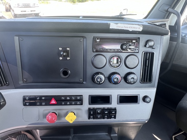 FREIGHTLINER CASCADIA 126DC 2021