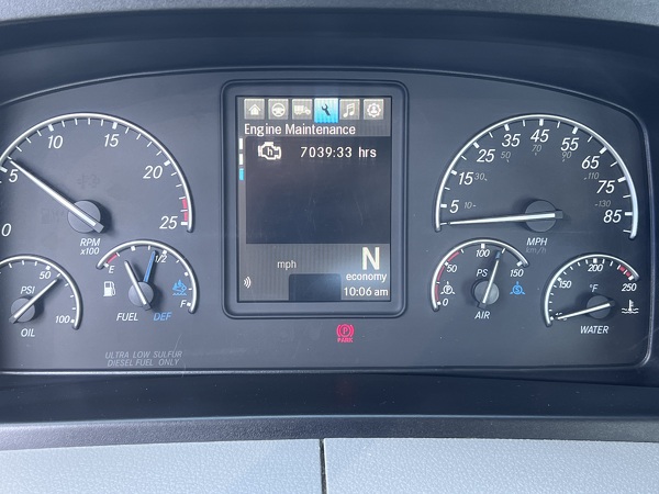 FREIGHTLINER CASCADIA 126DC 2021