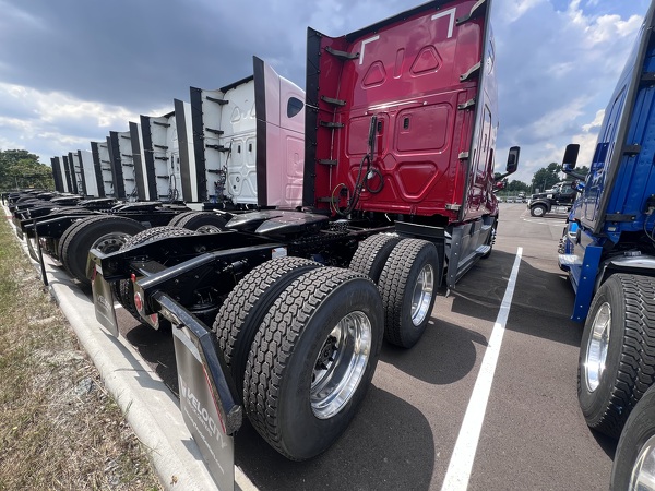 FREIGHTLINER CASCADIA 126SLP 2020