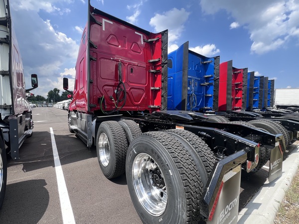 FREIGHTLINER CASCADIA 126SLP 2020