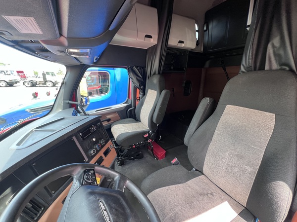 FREIGHTLINER CASCADIA 126SLP 2020
