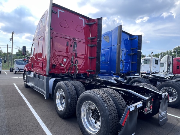 FREIGHTLINER CASCADIA 126SLP 2020