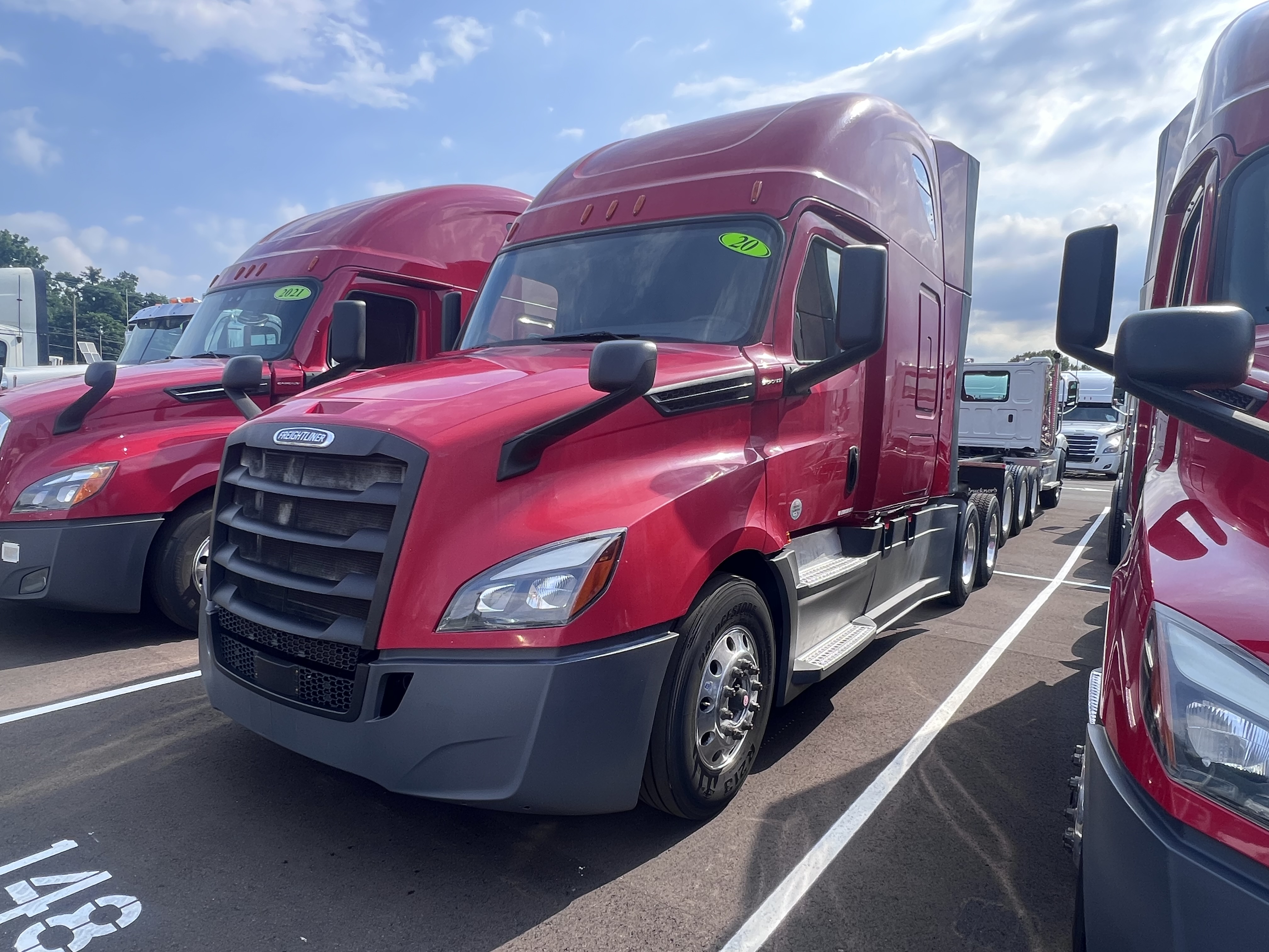 2020 FREIGHTLINER CASCADIA 126SLP - image 1