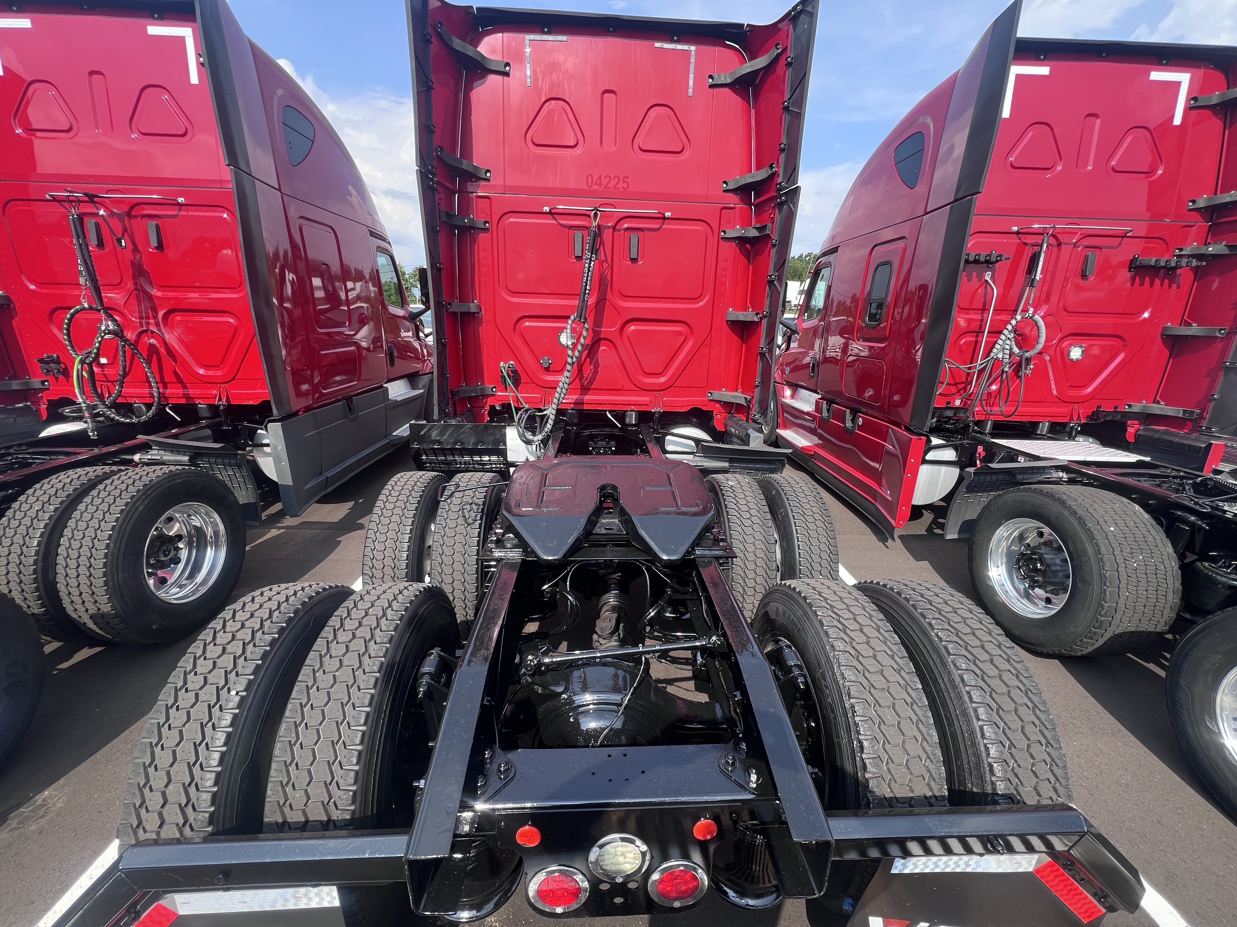 2020 FREIGHTLINER CASCADIA 126SLP - image 4