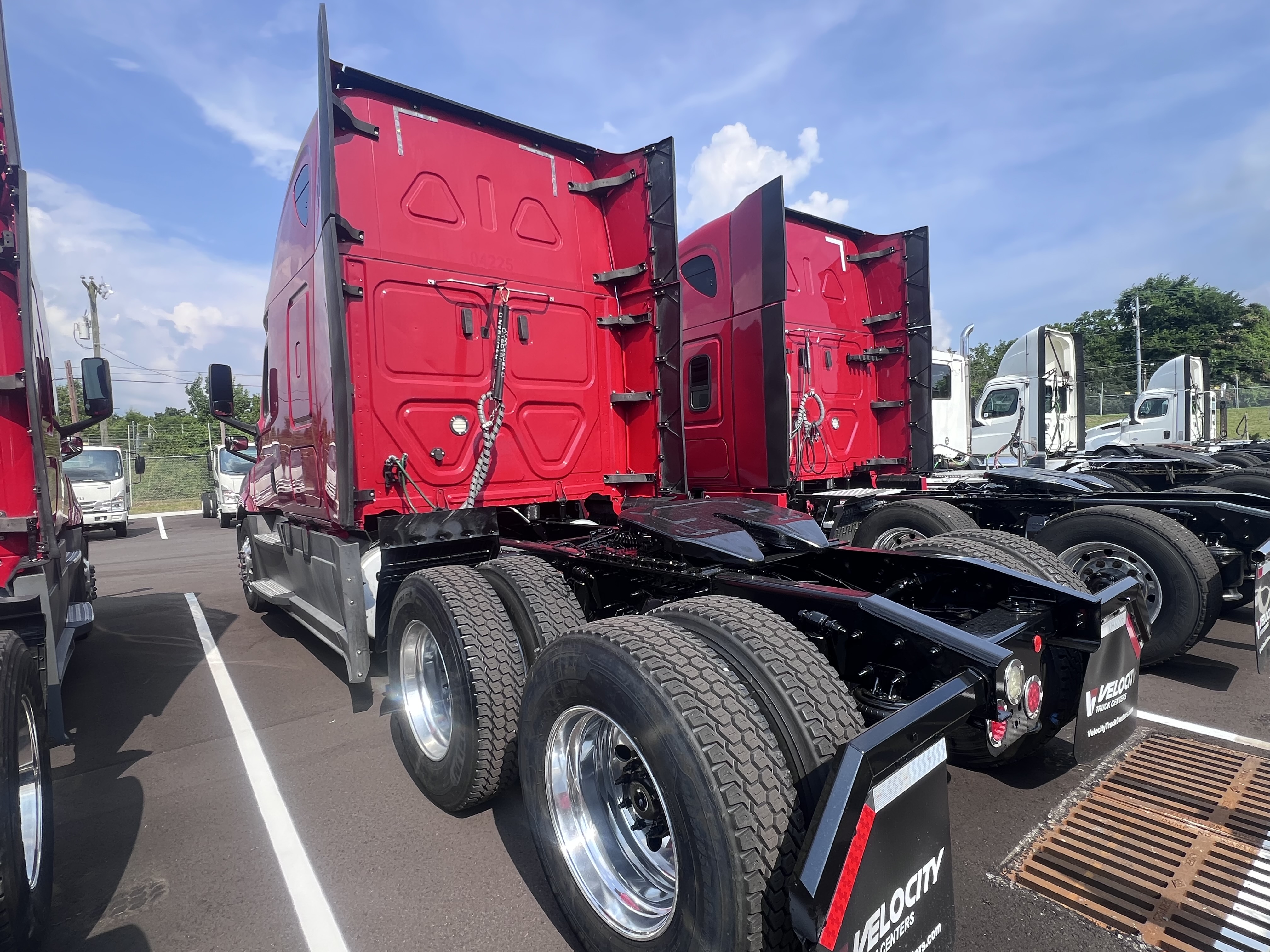 2020 FREIGHTLINER CASCADIA 126SLP - image 3