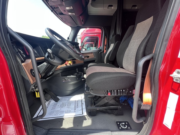FREIGHTLINER CASCADIA 126SLP 2020