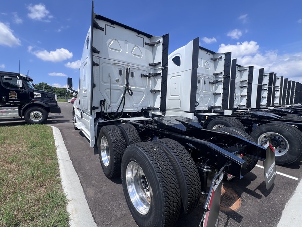 FREIGHTLINER CASCADIA 126SLP 2020