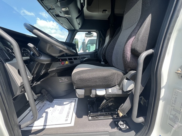 FREIGHTLINER CASCADIA 126SLP 2020
