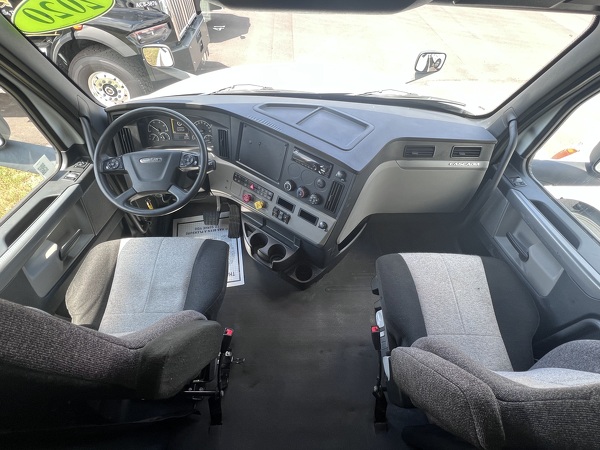 FREIGHTLINER CASCADIA 126SLP 2020