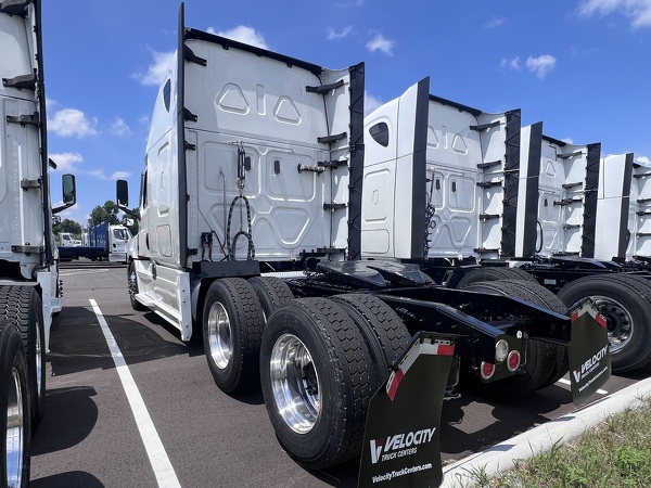 FREIGHTLINER CASCADIA 126SLP 2021