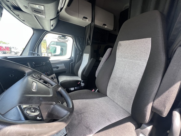 FREIGHTLINER CASCADIA 126SLP 2021