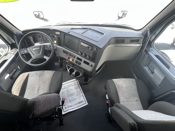 FREIGHTLINER CASCADIA 126SLP 2021