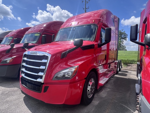 FREIGHTLINER CASCADIA 126SLP 2021