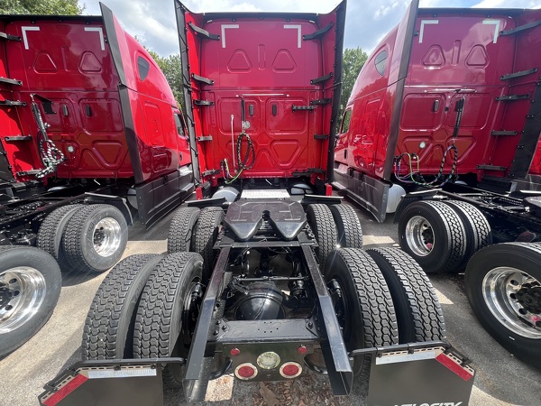 FREIGHTLINER CASCADIA 126SLP 2021